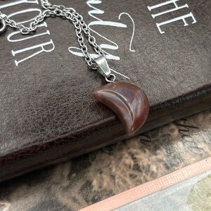 Agate Moon Necklace Boho Crystal Pendant Brown Crescent 18”